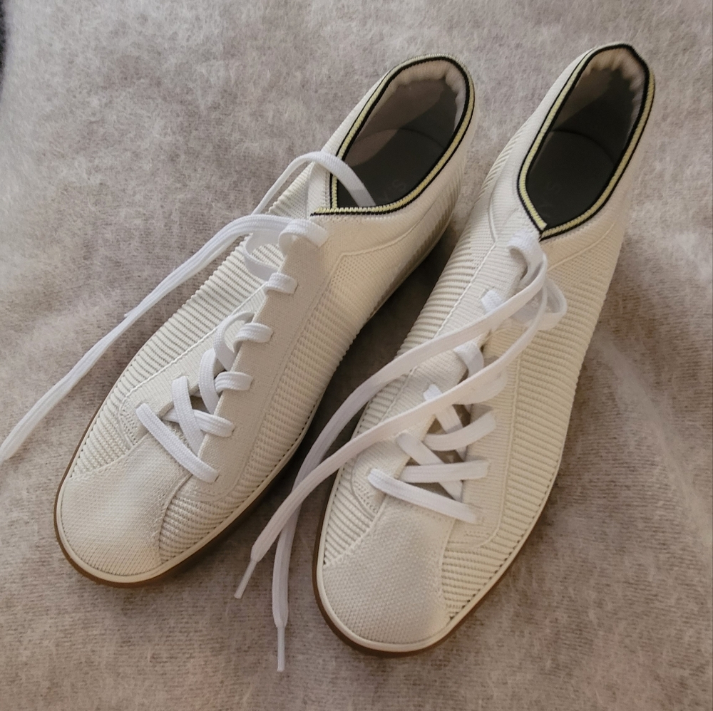 Rothys lace ups size 12 fits like US size 11
